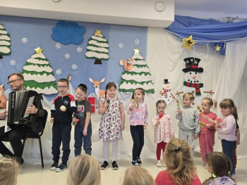 SWIATECZNY-KONCERT-FILHARMONII-W-NASZYM-PRZEDSZKOLU-14