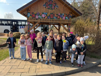 12-marca-grupa-Jabuszek-wybraa-si-na-wycieczk-do-Zalipia--synnej-malowanej-wsi-9