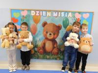 DZIEN-MISIA-W-JAGODKACH-1