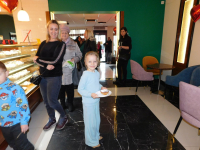 WIZYTA-PRZEDSZKOLAKOW-W-CUKIERNI-BANATKIEWICZ-8