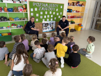 WIZYTA-POLICJI-W-GR-JABLUSZKA-1