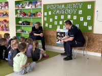 WIZYTA-POLICJI-W-GR-JABLUSZKA-2