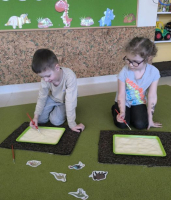 DZIEN-DINOZAURA-W-GR-JABLUSZKA-2