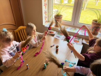 12-marca-grupa-Jabuszek-wybraa-si-na-wycieczk-do-Zalipia--synnej-malowanej-wsi-7