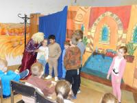 Teatralna podróż Jagódek – biblioteka pełna czarów
