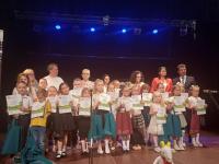 Wiersze, brawa i emocje – Krystian dumnie reprezentował przedszkole!
