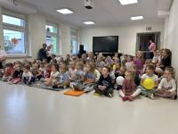 Teatrzyk pt. „O krasnoludkach, babci i kolorowych kulkach”