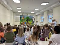 Teatrzyk pt. „O krasnoludkach, babci i kolorowych kulkach”