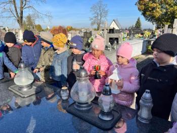 WYJSCIE-NA-CMENTARZ-6 WYJSCIE-NA-CMENTARZ-6