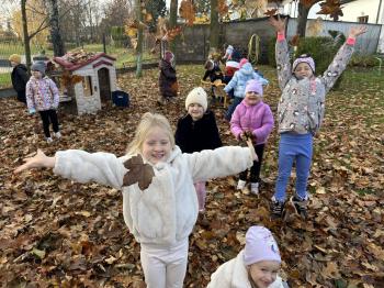 ZABAWY-NA-PLACU-PRZEDSZKOLNYM-10