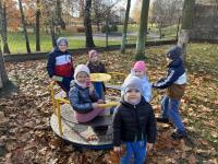 ZABAWY-NA-PLACU-PRZEDSZKOLNYM-3