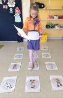 dzie-postaci-jabuszka-4