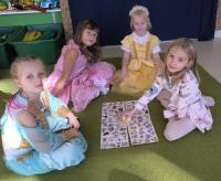 dzie-postaci-jabuszka-9